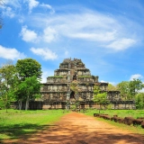 Il sentiero antico: Un'avventura attraverso Beng Mealea, Koh Ker e Preah Vihear