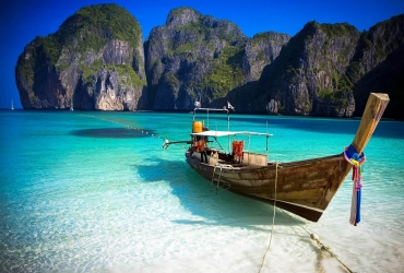 Phuket - Koh Phi Phi - Phuket (B, L)
