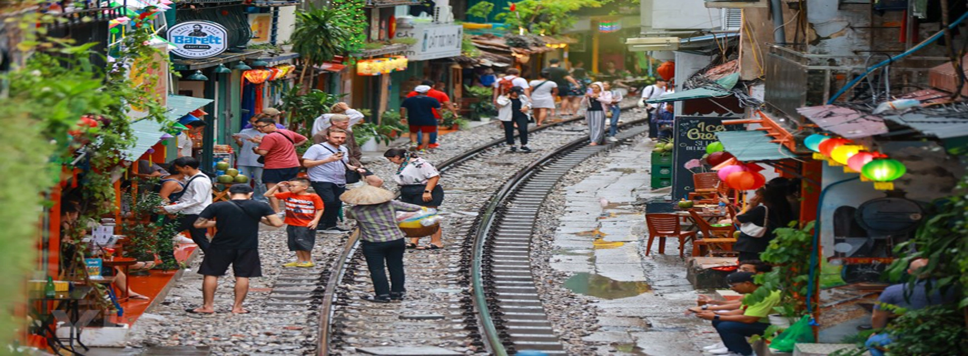 Caffè sulla linea ferroviaria di Hanoi: Un 'esperienza interessante