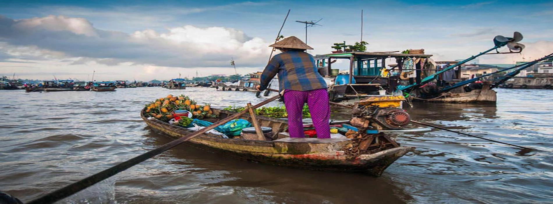 Mercato galleggiante di Nga Bay
