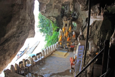 La grotta di Pak Ou e cascata di Kuang Si