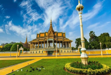 Trasferisce a Phnom Penh via Ondong Rossey