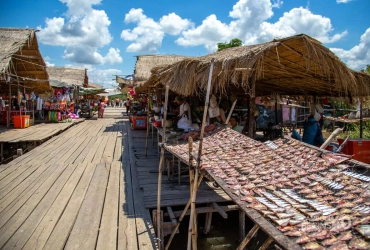 Partenza da Kampong Thom per Kratie con visita della città (B)