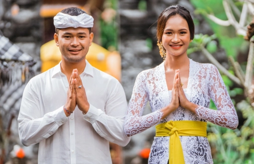 Saluti e Rispetto nella cultura Thailandese: Wai e Sawasdee