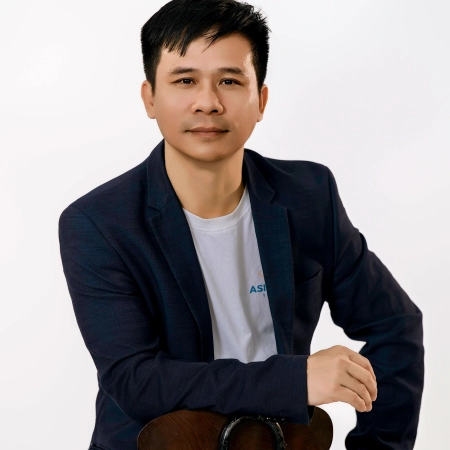 Nam Nguyen  - CEO / Direttore
