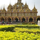 Tour di 3 Giorni a Uthai Thani – Un viaggio tra spiritualità e natura