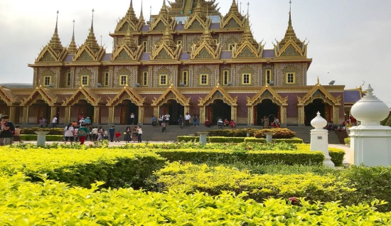 Tour di 3 Giorni a Uthai Thani – Un viaggio tra spiritualità e natura