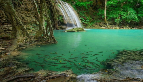Tour di 5 Giorni a Kanchanaburi – Cascate di Erawan e Fiume Kwai