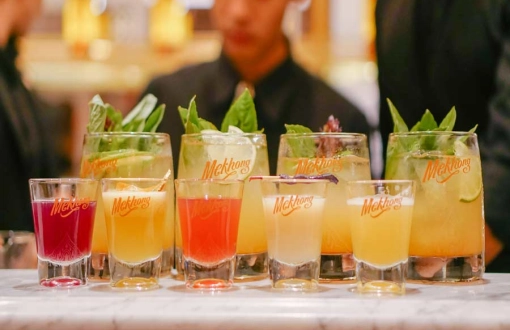 10 bevande thailandesi da provare: dagli originali tè colorati al rum locale