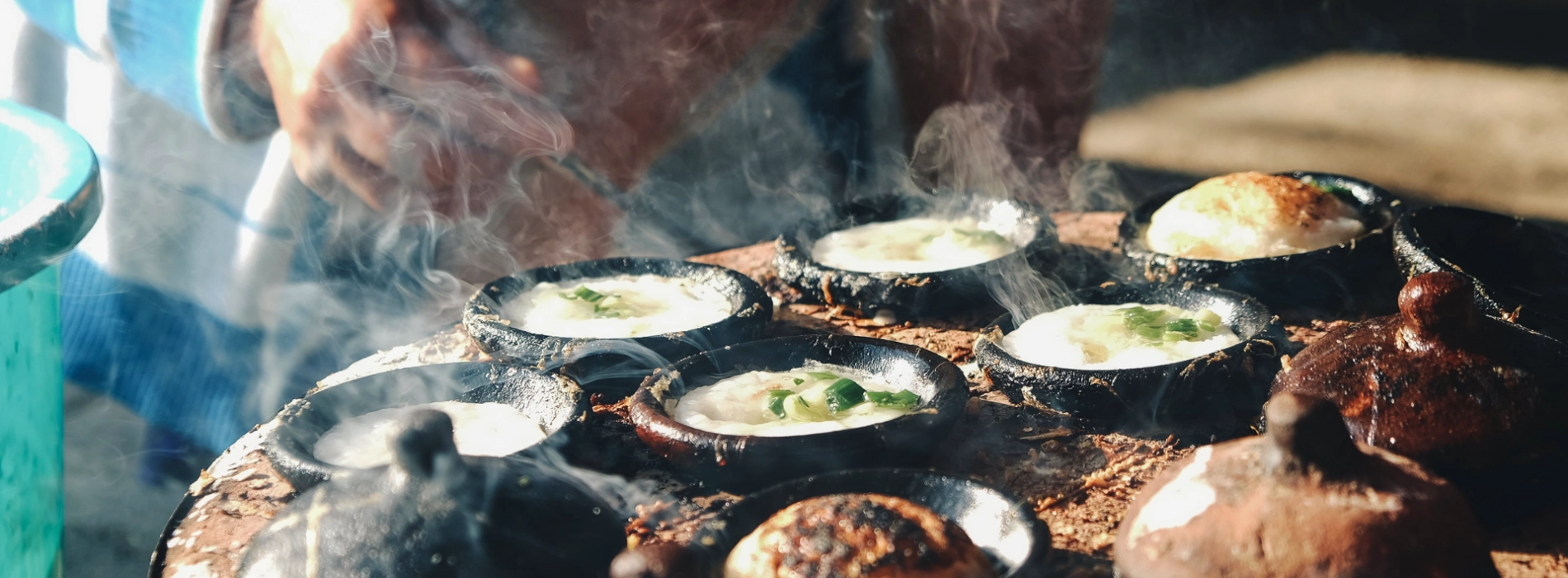 Esplora la Cucina di Strada Vietnamita: Un Viaggio da Nord a Sud
