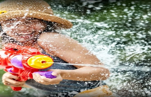 Il Festival dell'Acqua Songkran in Thailandia: modi tradizionali e moderni di festeggiare