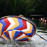 Barca a cesto nella foresta di cocco a Hoi An in un giorno