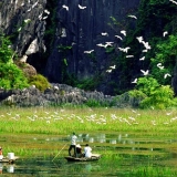 Grotta di Tam Coc e Mua: Una giornata di incantevole esplorazione