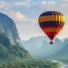 Festival delle mongolfiere in Laos: spettacoli nel cielo di Vang Vieng