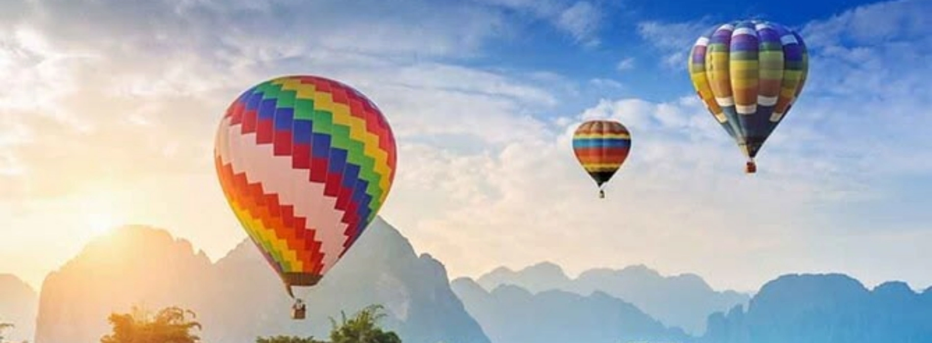 Festival delle mongolfiere in Laos: spettacoli nel cielo di Vang Vieng