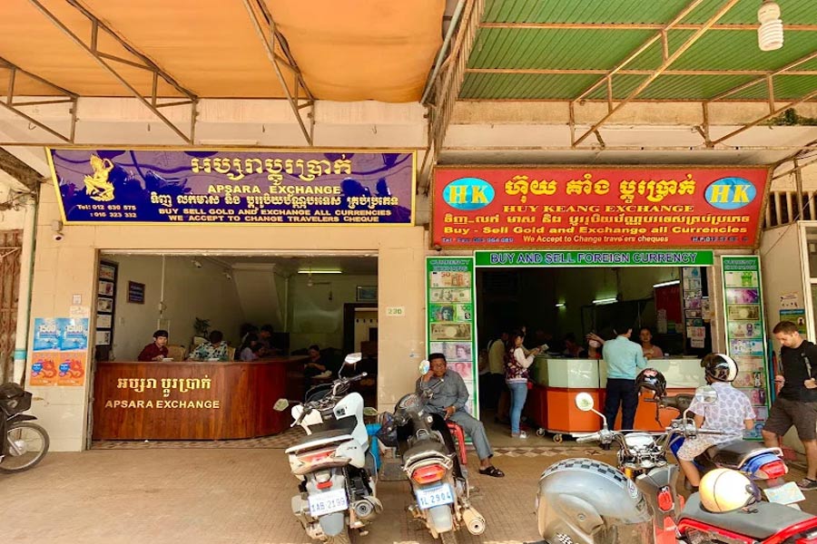Utilizzo dollari e cambio soldi - Guida di viaggio in Cambogia
