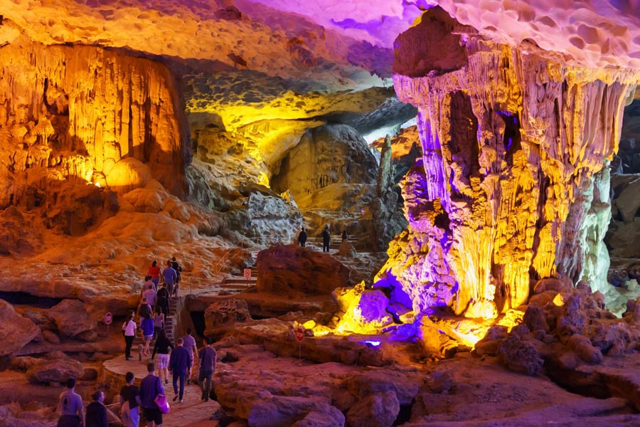 Consigli per esplorare le meravigliose grotte della baia di Ha Long