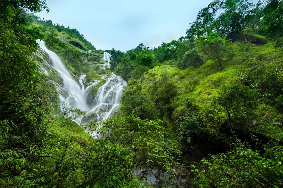 Panoramica della stagione delle piogge in Thailandia