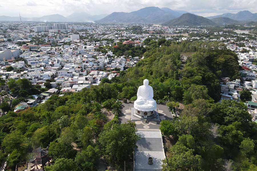 Godetevi la vista mozzafiato di Nha Trang dall'alto