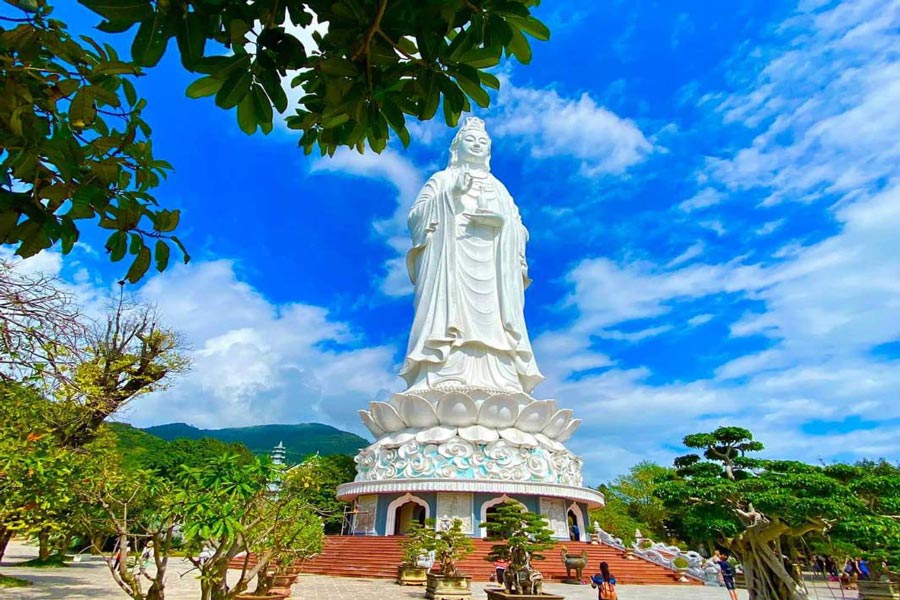 Pagoda Linh Ung