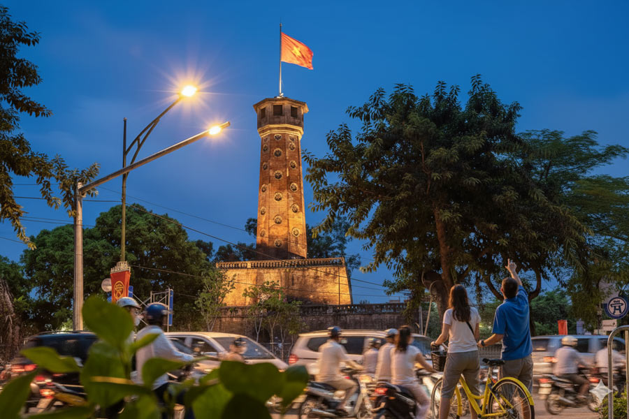 Di notte, Hanoi rivela una bellezza completamente diversa