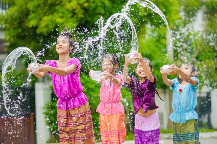 Festival di Songkran è considerato il periodo più importante dell’anno