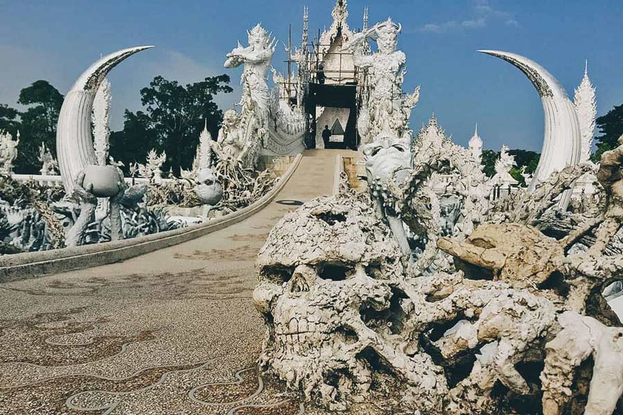 Come muoversi al Wat Rong Khun