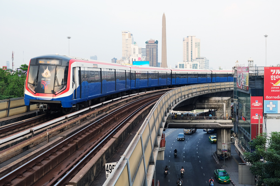 Lo Skytrain è uno dei mezzi di trasporto più efficienti