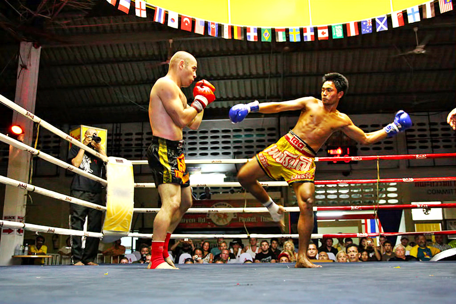 La Muay Thai è uno sport competitivo famoso in Thailandia