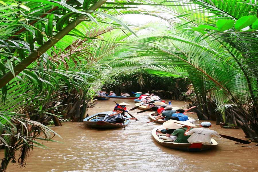 Canoa nel fiume a Tả Vinh