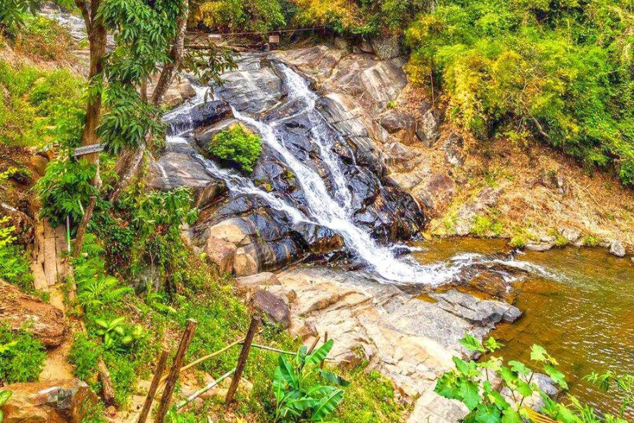 Cascata di Phnom Thiev - Guida di viaggio - Attrazione in Pailin