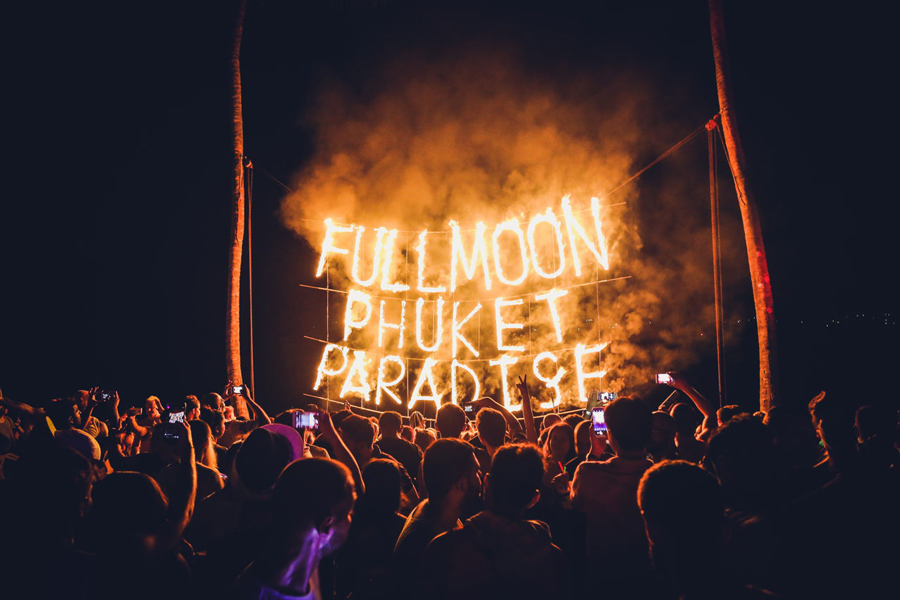 Il Festival della Luna Piena di Phuket