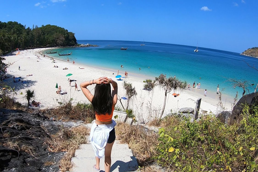Trekking per arrivare alla spiaggia di Freedom