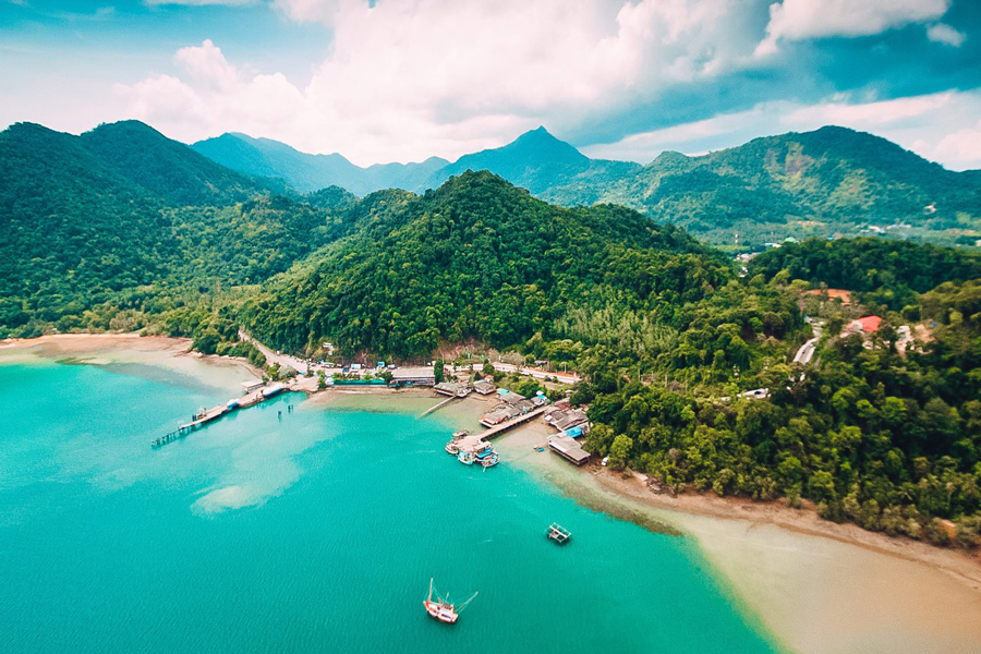Bellezza mozzafiato della spiaggia di Koh Chang