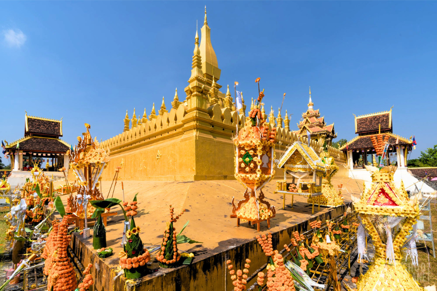 Laos, al That Luang Festival: Guida di viaggio 2024