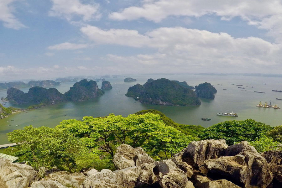 Montagna Poem a Quang Ninh