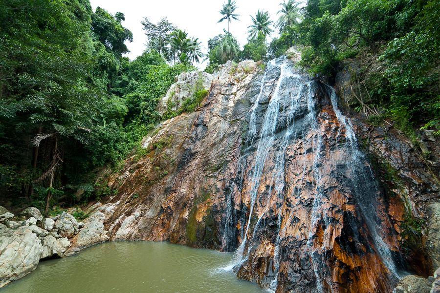 Maestosa cascata di Namuang