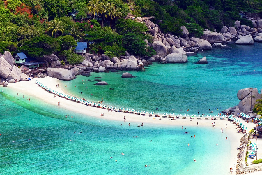 La vista serena dell'isola di Koh Nang Yuan