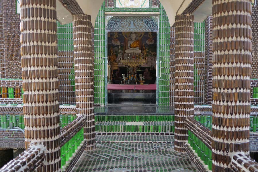 Panoramica di Wat Pa Maha Chedi Kaew