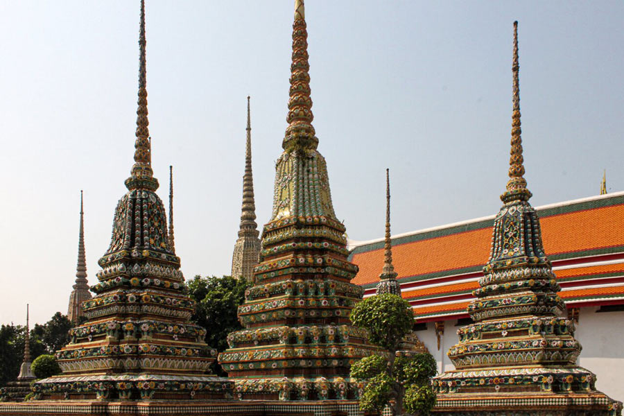 Phra Maha Chedi Si Rajakarn
