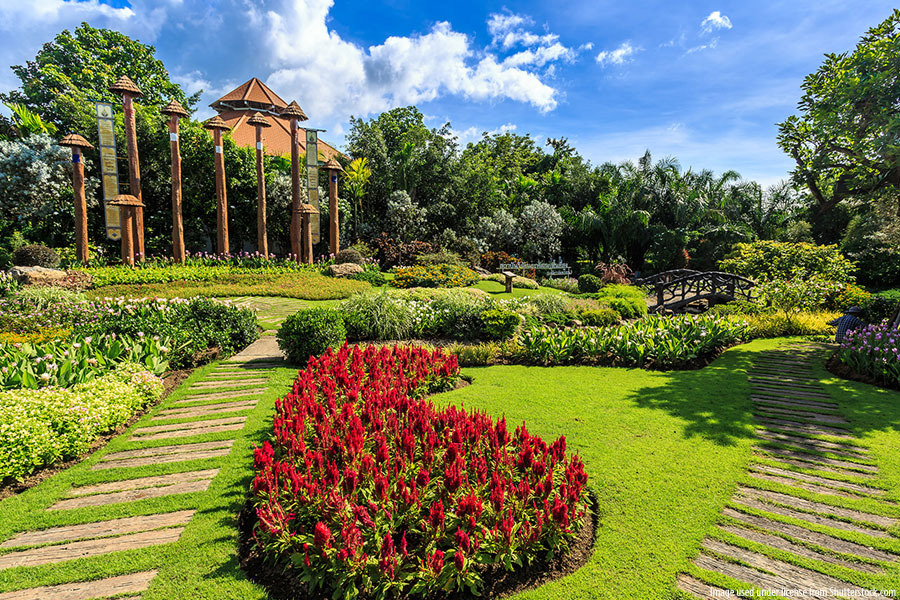 Vista di un piccolo angolo del giardino reale