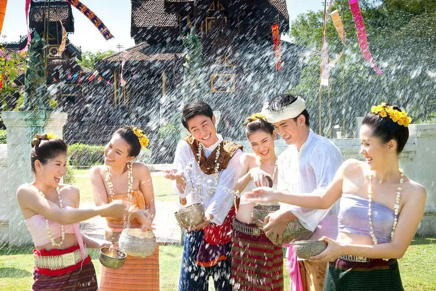 Costumi tradizionali in Songkran