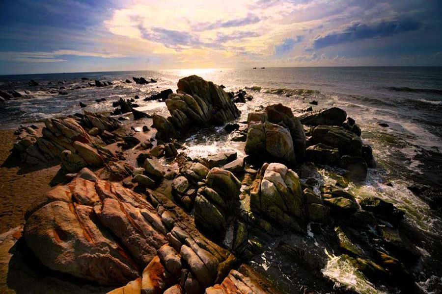 Spiaggia Da Nhay Quang Binh