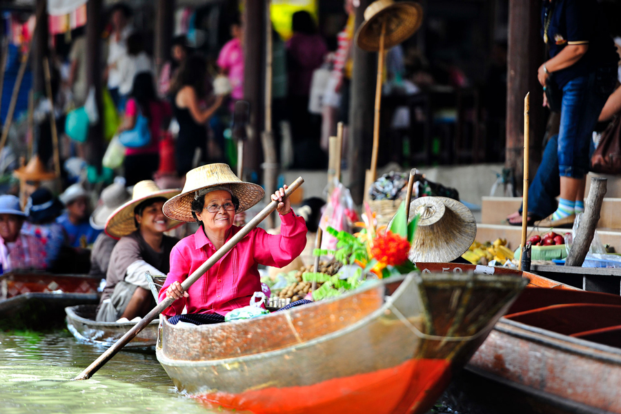 Tailandia ospita una grande quantità di mercati galleggianti