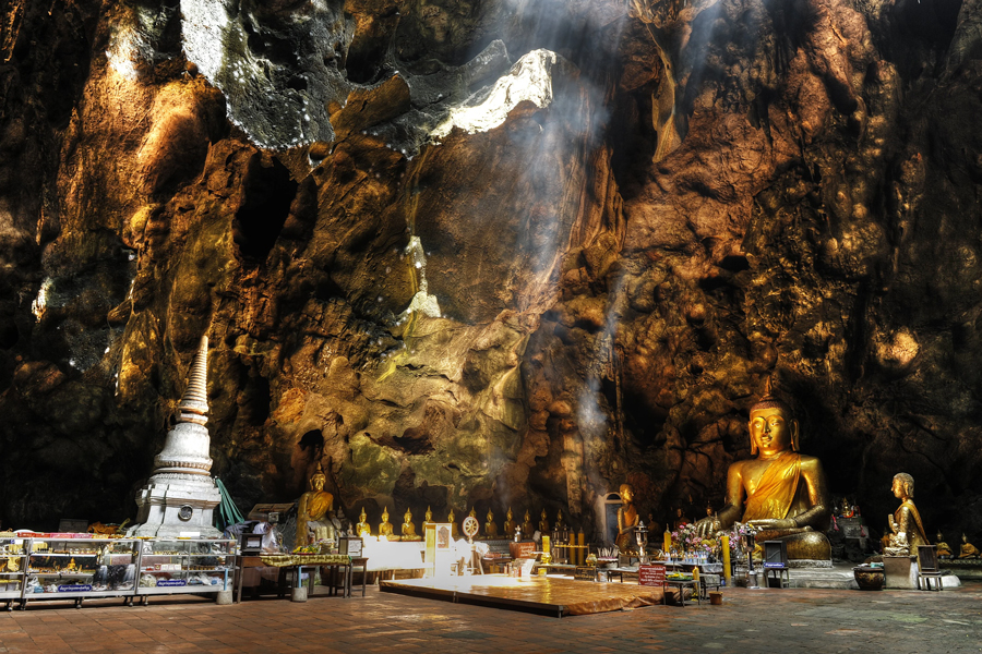 La grotta di Tham Khao Luang si trova nella provincia di Phetchaburi
