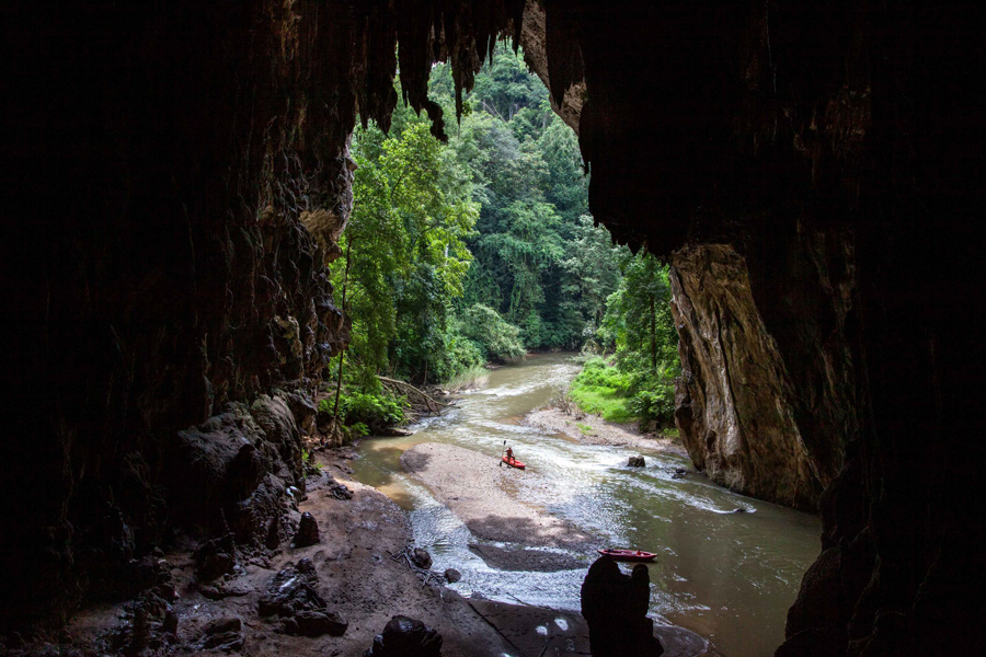 Benvenuti alla grotta di Tham Lod