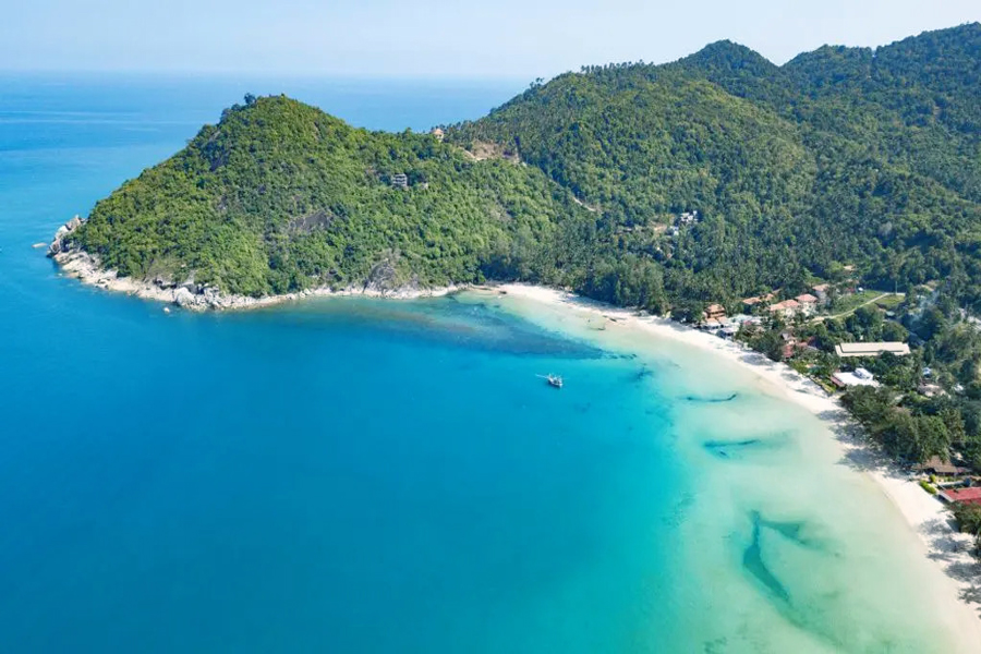 Rilassarsi sulla spiaggia di Ao Thong Nai Pan