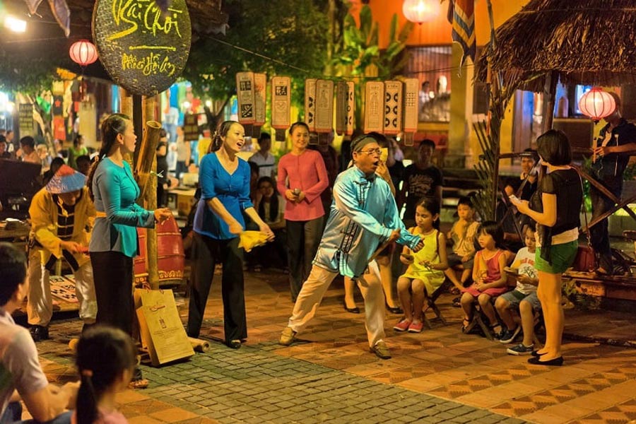 Tour viaggio ad Hoi An 2 giorni 1 notte