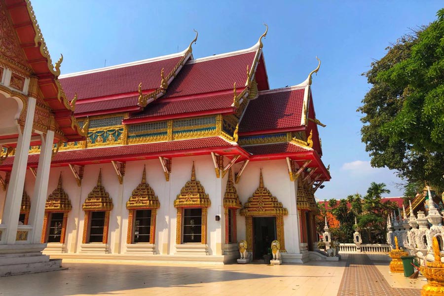 Come muoversi a Wat Maha Puttharam