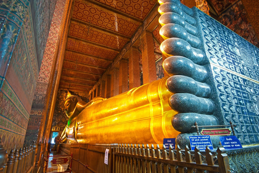 Sede del Buddha sdraiato e della scuola di massaggio thailandese